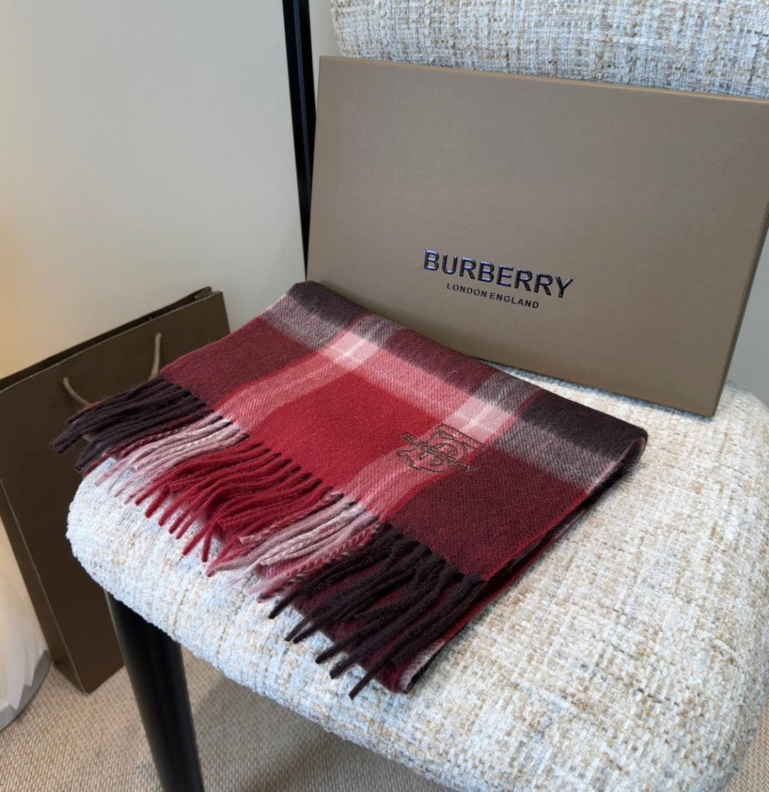 BURBERRY 26S SCARF 180CM IN CASHMERE 207843