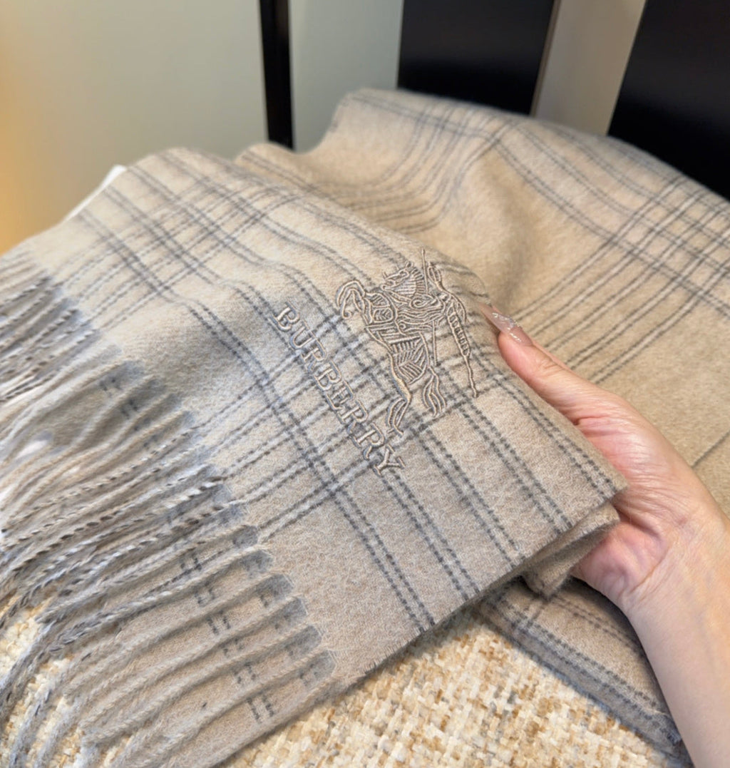 BURBERRY 26S SCARF 180CM IN CASHMERE 215218
