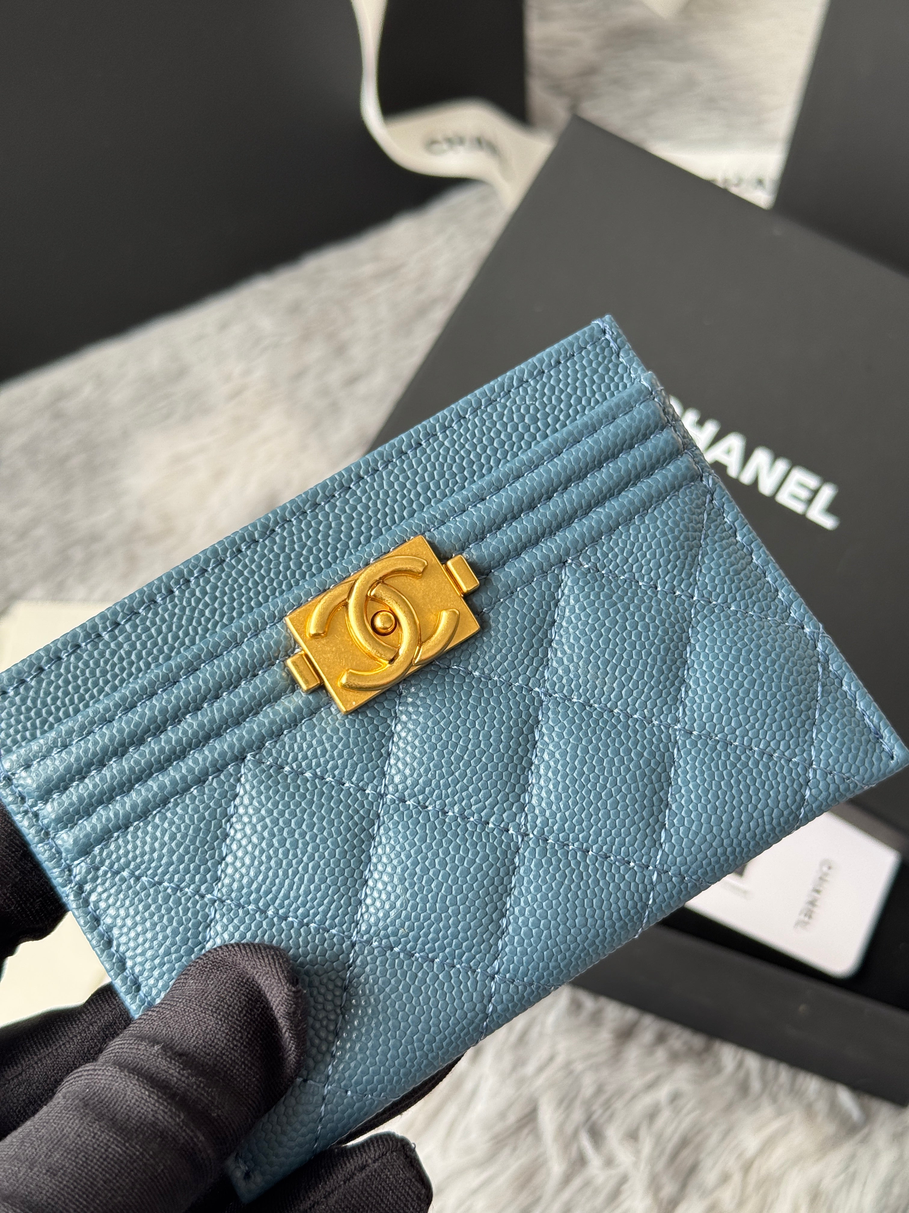 LEBOY CARD HOLDER 11 IN NEPAL BLUE GRAINED CALFSKIN GOLD-TONE HARDWARE