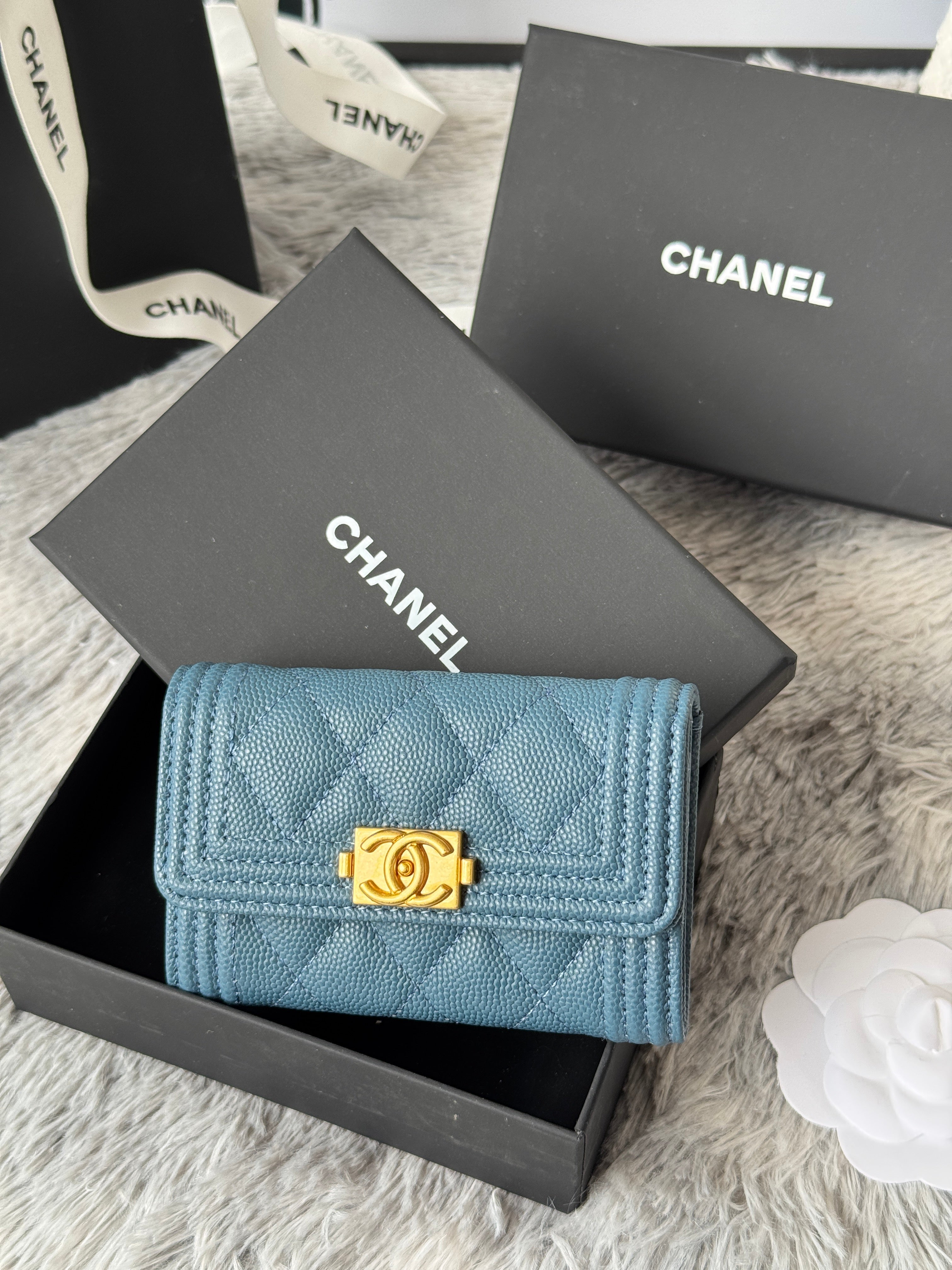 LEBOY WALLET 11 IN NEPAL BLUE GRAINED CALFSKIN GOLD-TONE HARDWARE