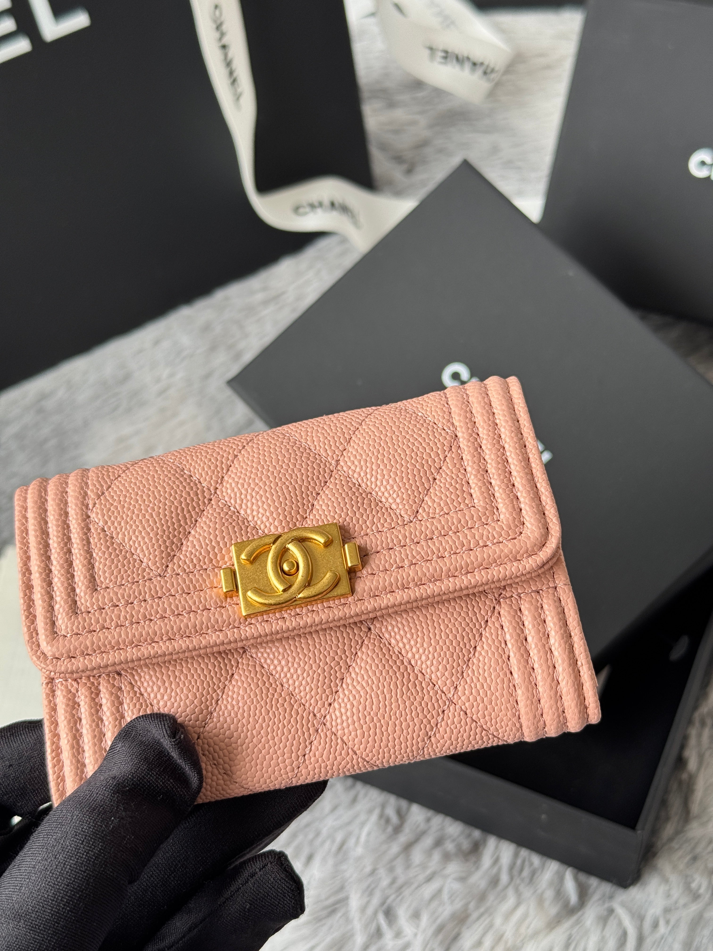 LEBOY WALLET 11 IN BEIGE GRAINED CALFSKIN GOLD-TONE HARDWARE