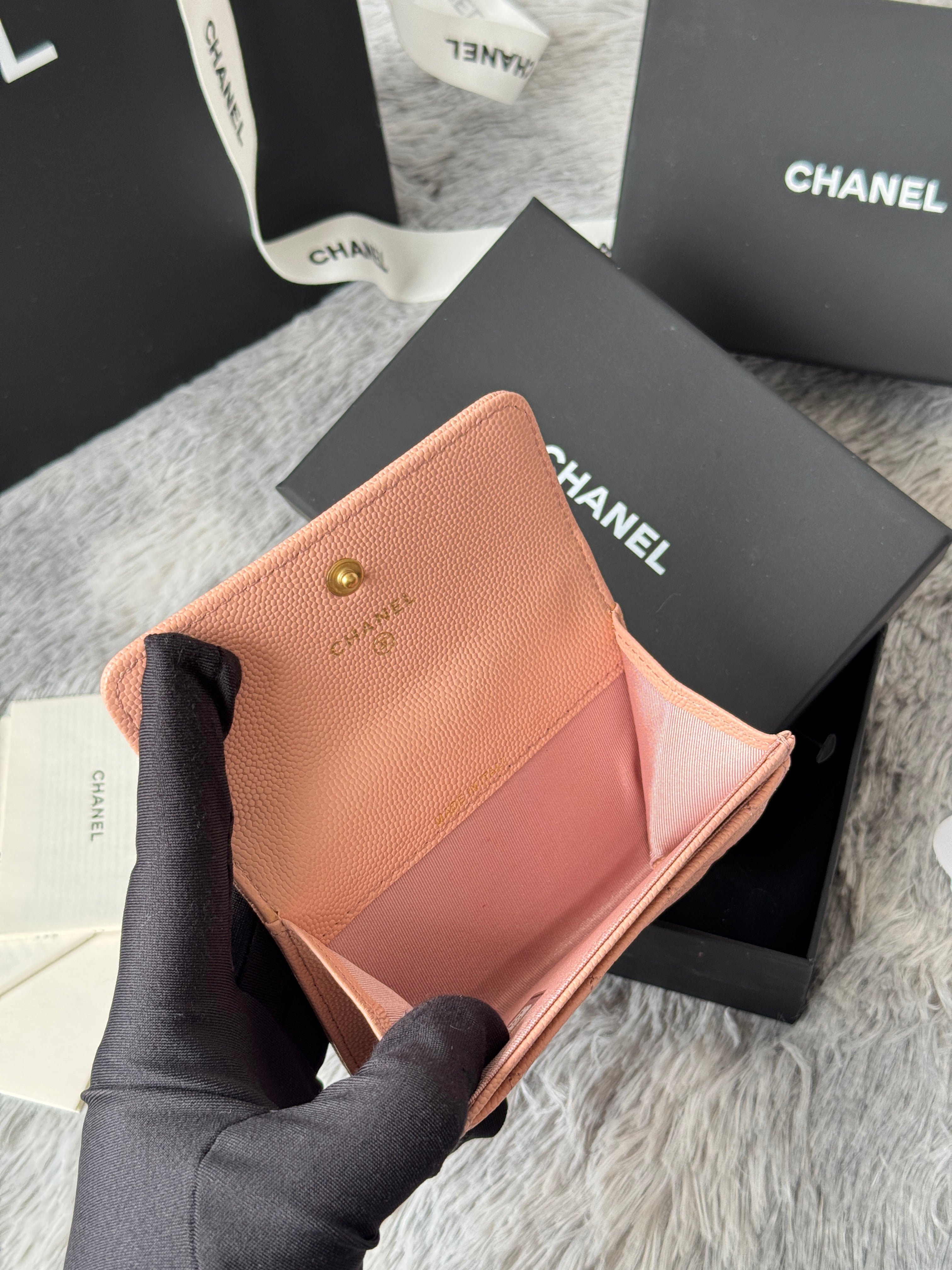 LEBOY WALLET 11 IN BEIGE GRAINED CALFSKIN GOLD-TONE HARDWARE