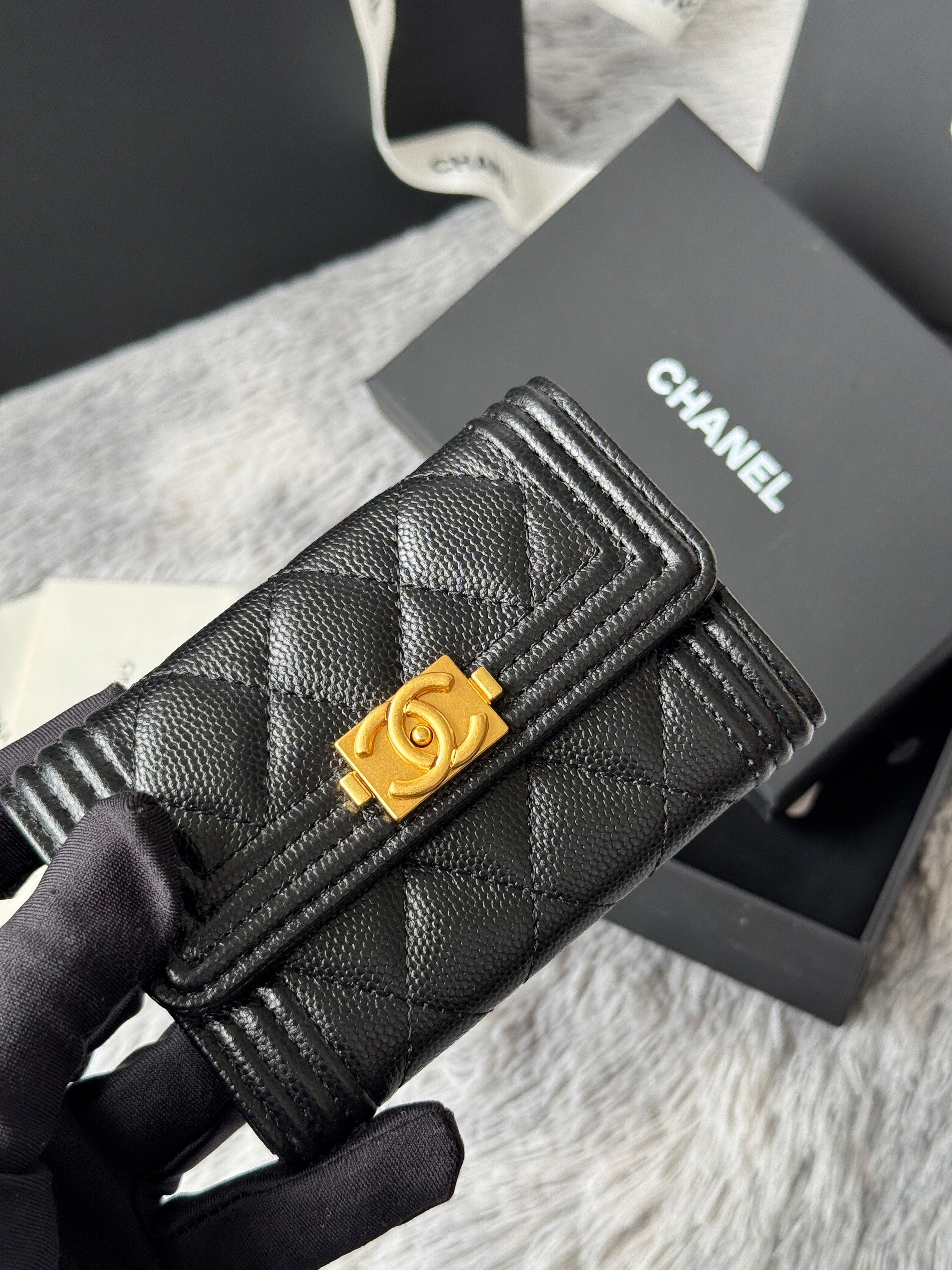 LEBOY WALLET 11 IN BLACK GRAINED CALFSKIN GOLD-TONE HARDWARE