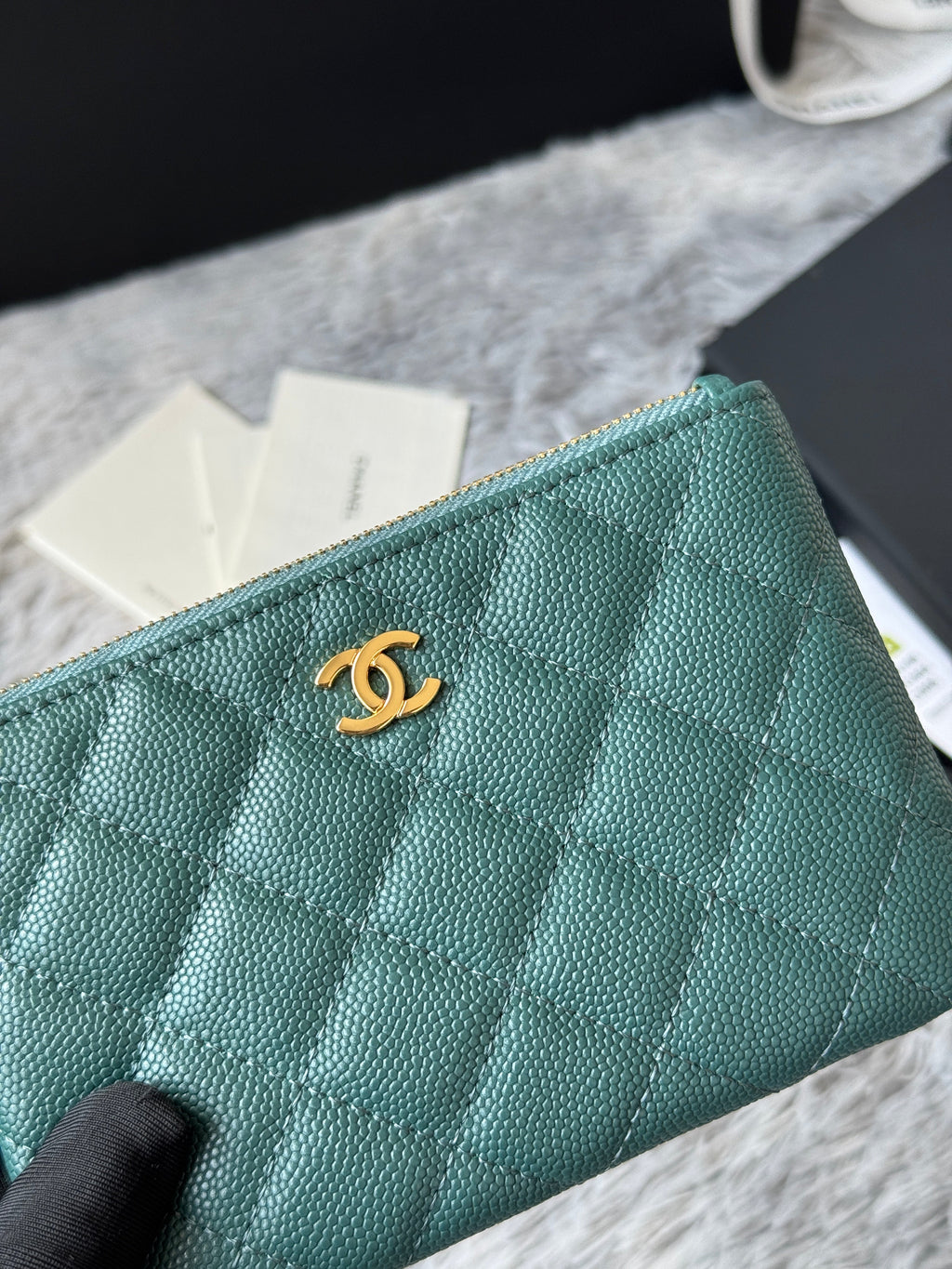 CC CLASSIC ZIPPED POUCH 14 IN NEPTUNE GREEN GRAINED CALFSKIN GOLD-TONE CHARM CHAIN