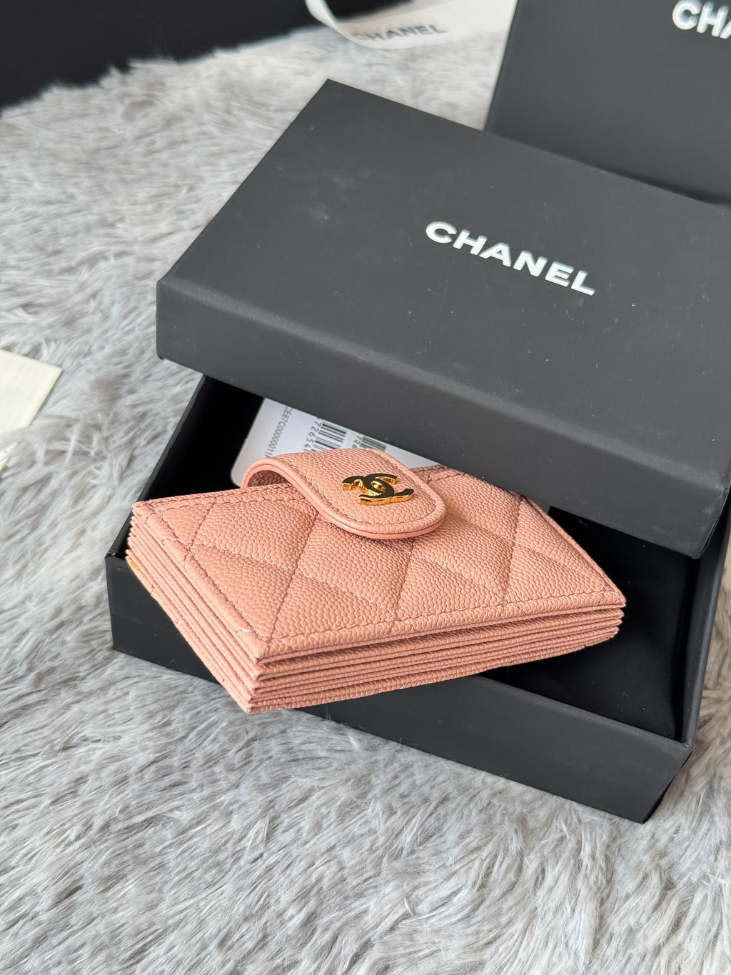CARD HOLDER 10 CIRCLE CLASP IN TONYS PINK CAVIAR LEATHER GOLD-TONE METALLIC