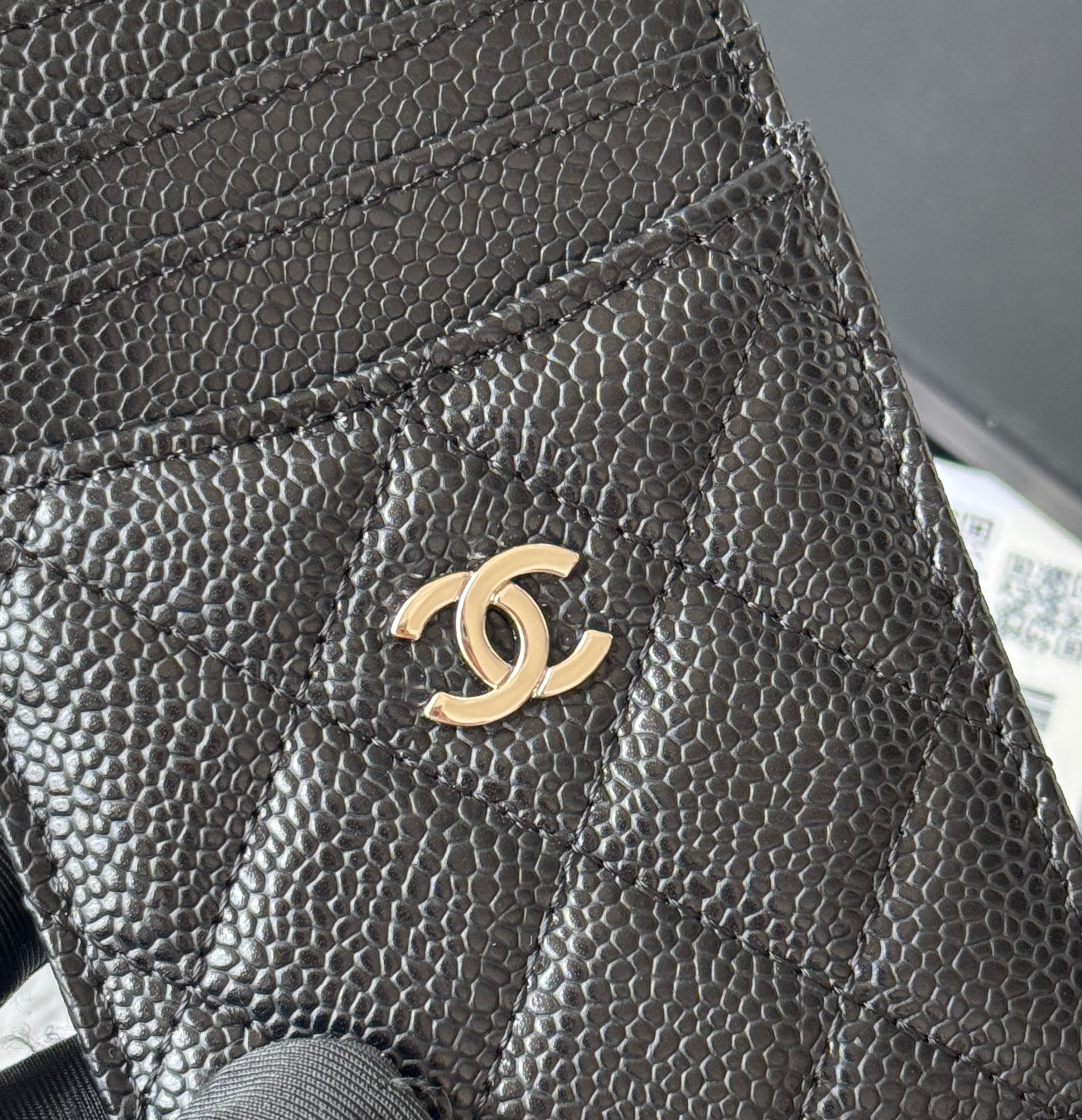 CLASSIC VERTICAL CARD HOLDER 14 IN BLACK GRAINED CALFSKIN SILVER-TONE METALLIC