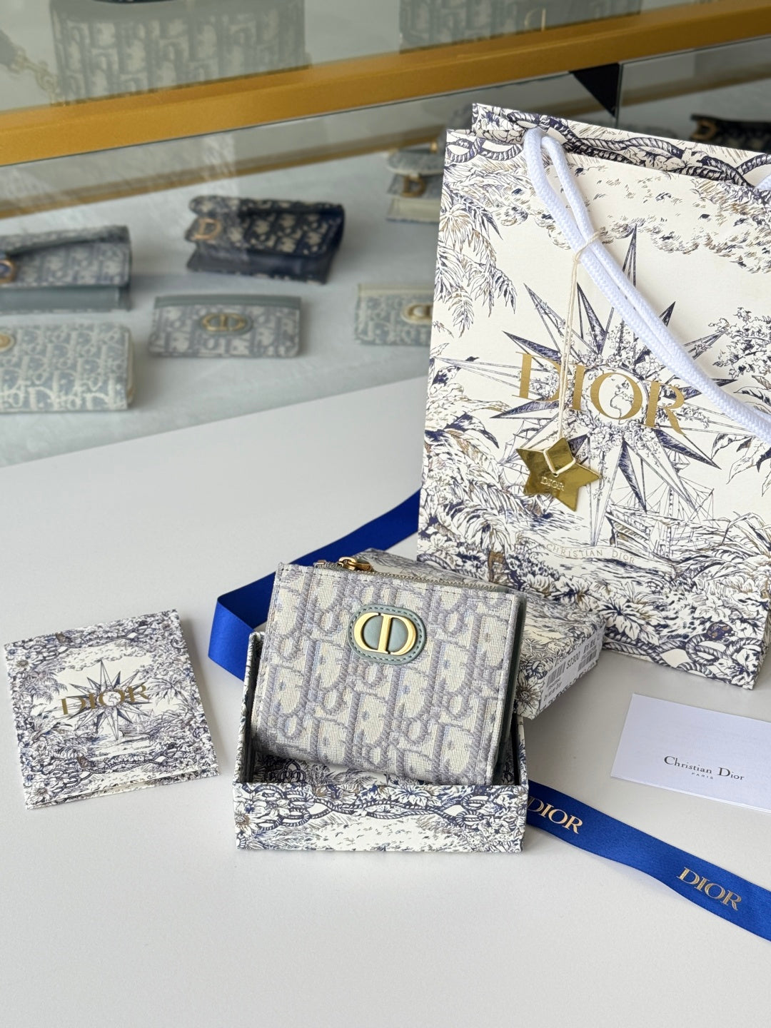 DIOR 25S 30 MONTAIGNE DAHLIA WALLET 11 IN GRAY DIOR OBLIQUE JACQUARD