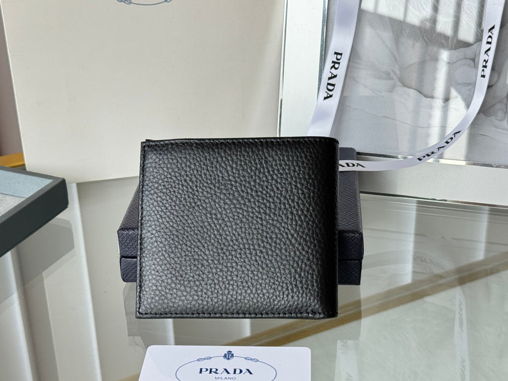 PRADA 26S BIFOLD WALLET 11 IN BLACK CALFSKIN