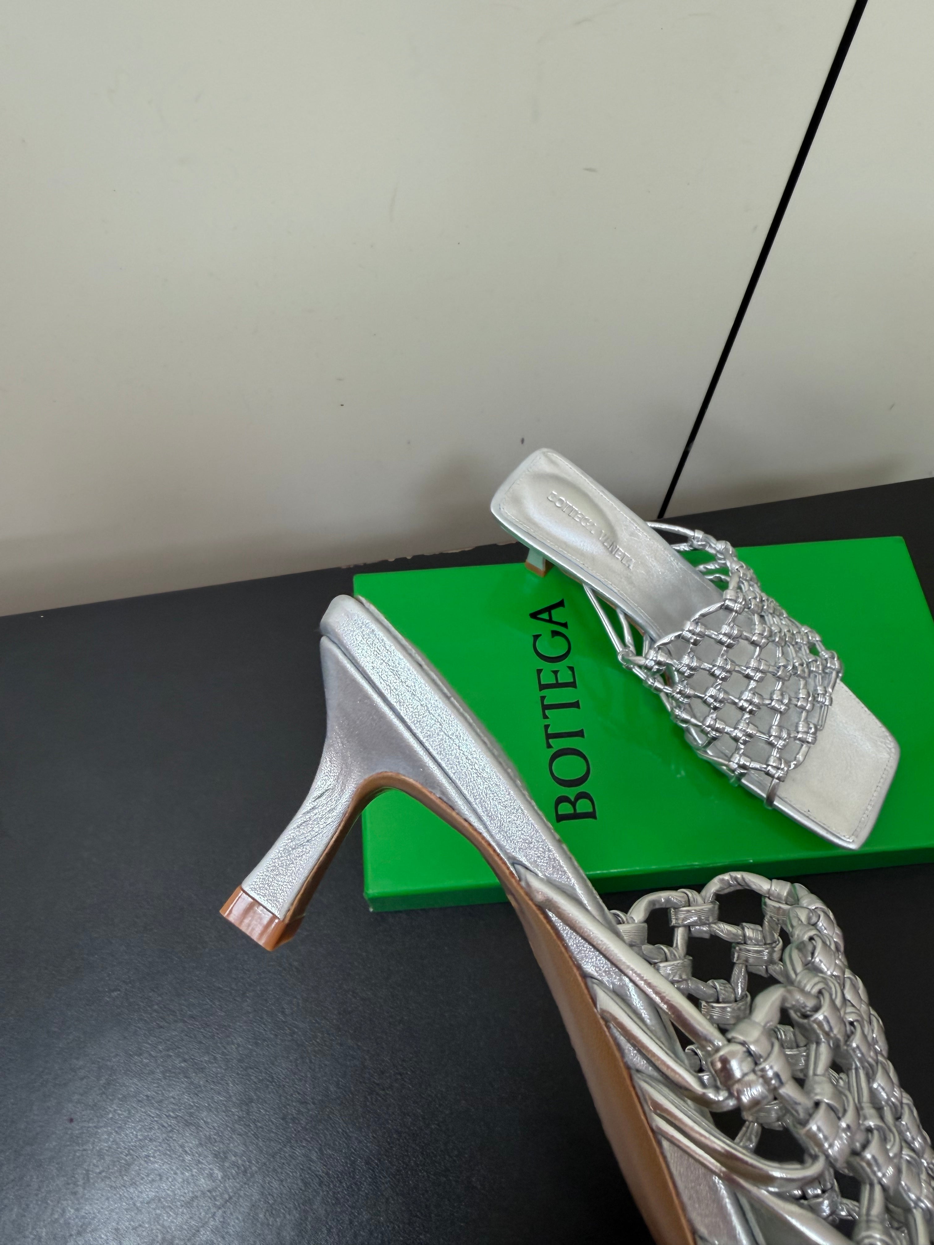 BOTTEGA VENETA 26S WOVEN STRAP HIGH-HEEL SANDALS 55 MM IN SILVER LAMBSKIN