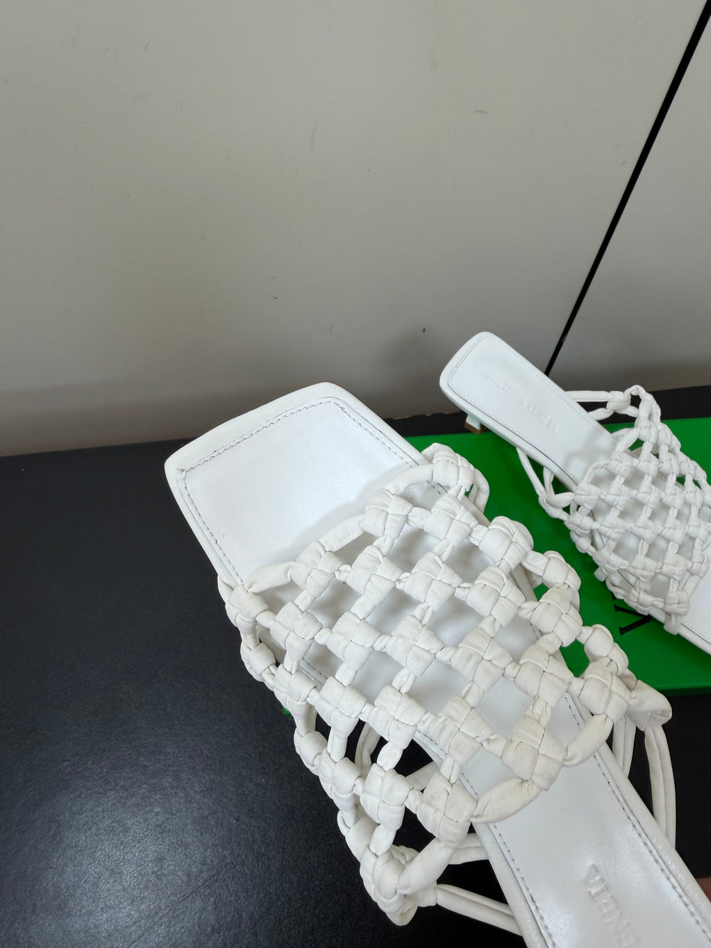 BOTTEGA VENETA 26S WOVEN STRAP HIGH-HEEL SANDALS 55 MM IN WHITE LAMBSKIN