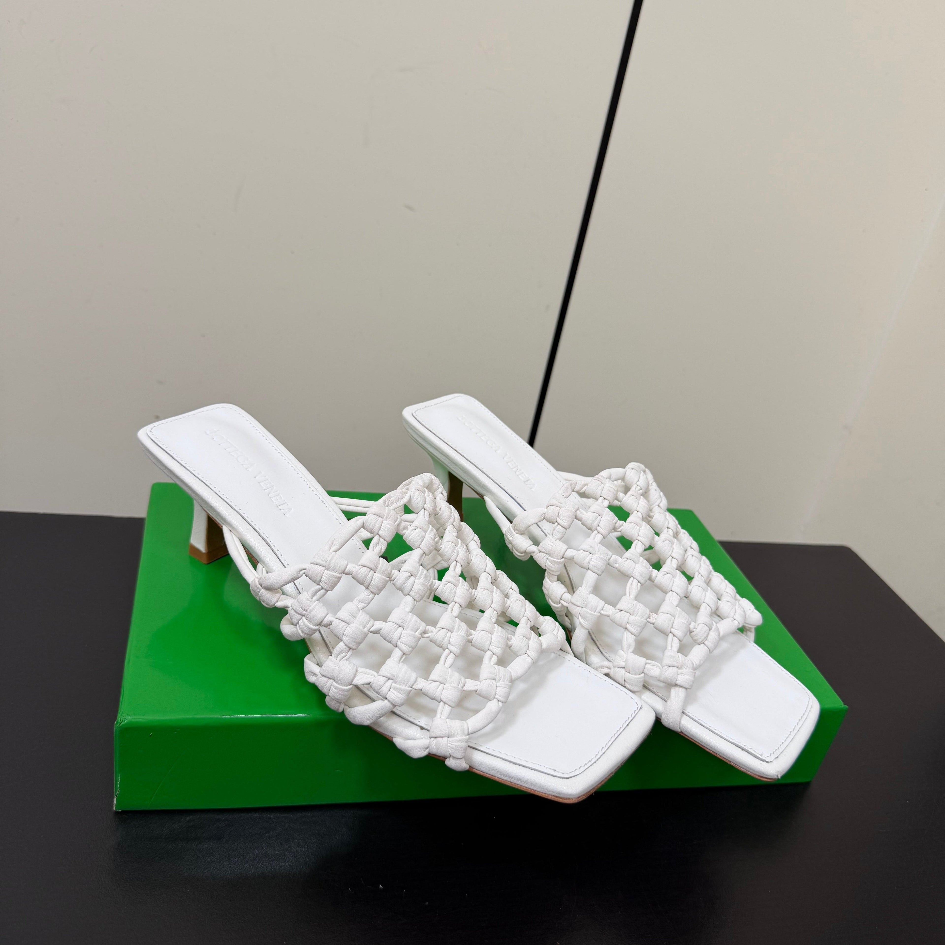 BOTTEGA VENETA 26S WOVEN STRAP HIGH-HEEL SANDALS 55 MM IN WHITE LAMBSKIN