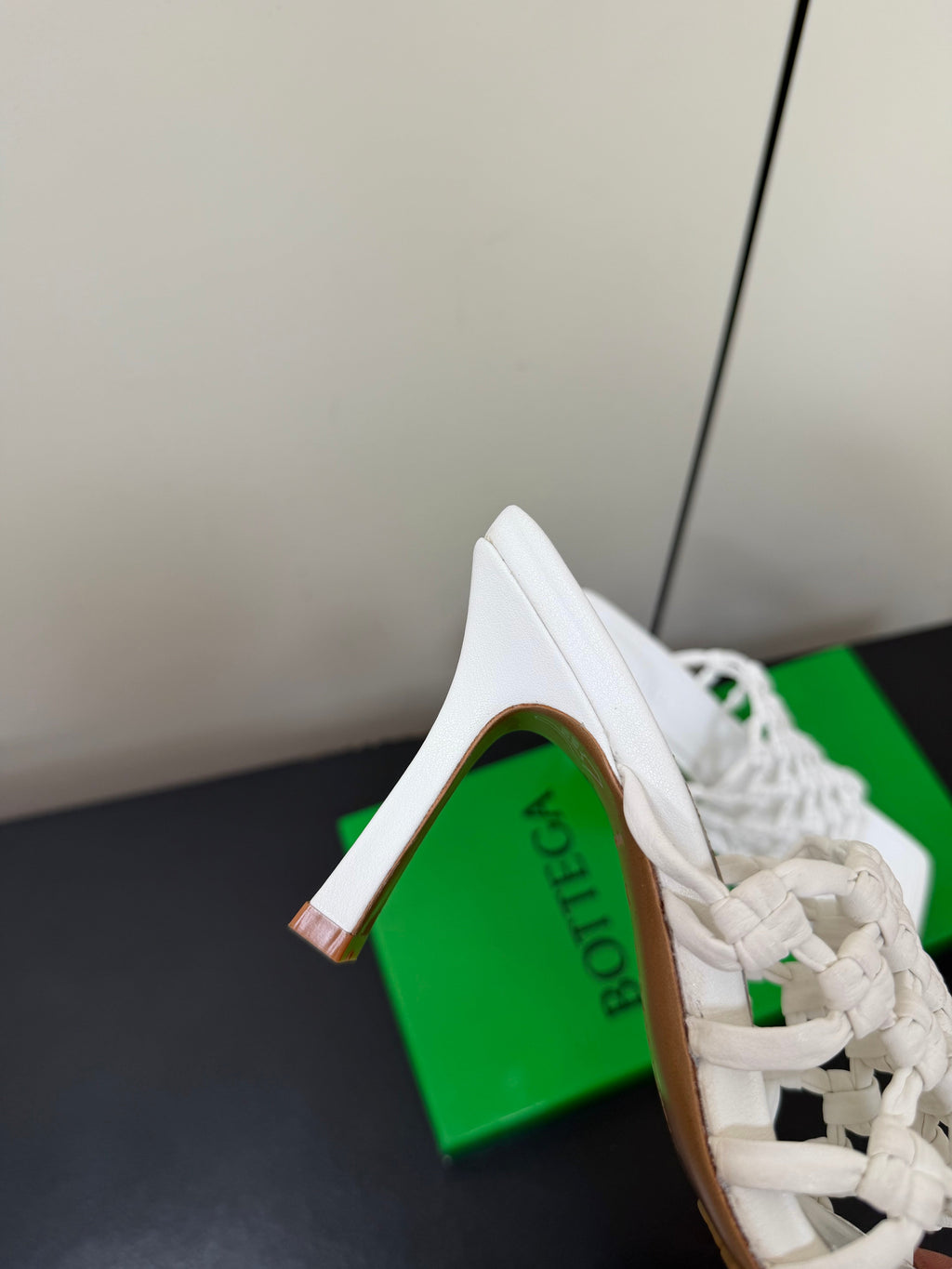BOTTEGA VENETA 26S WOVEN STRAP HIGH-HEEL SANDALS 85 MM IN WHITE LAMBSKIN