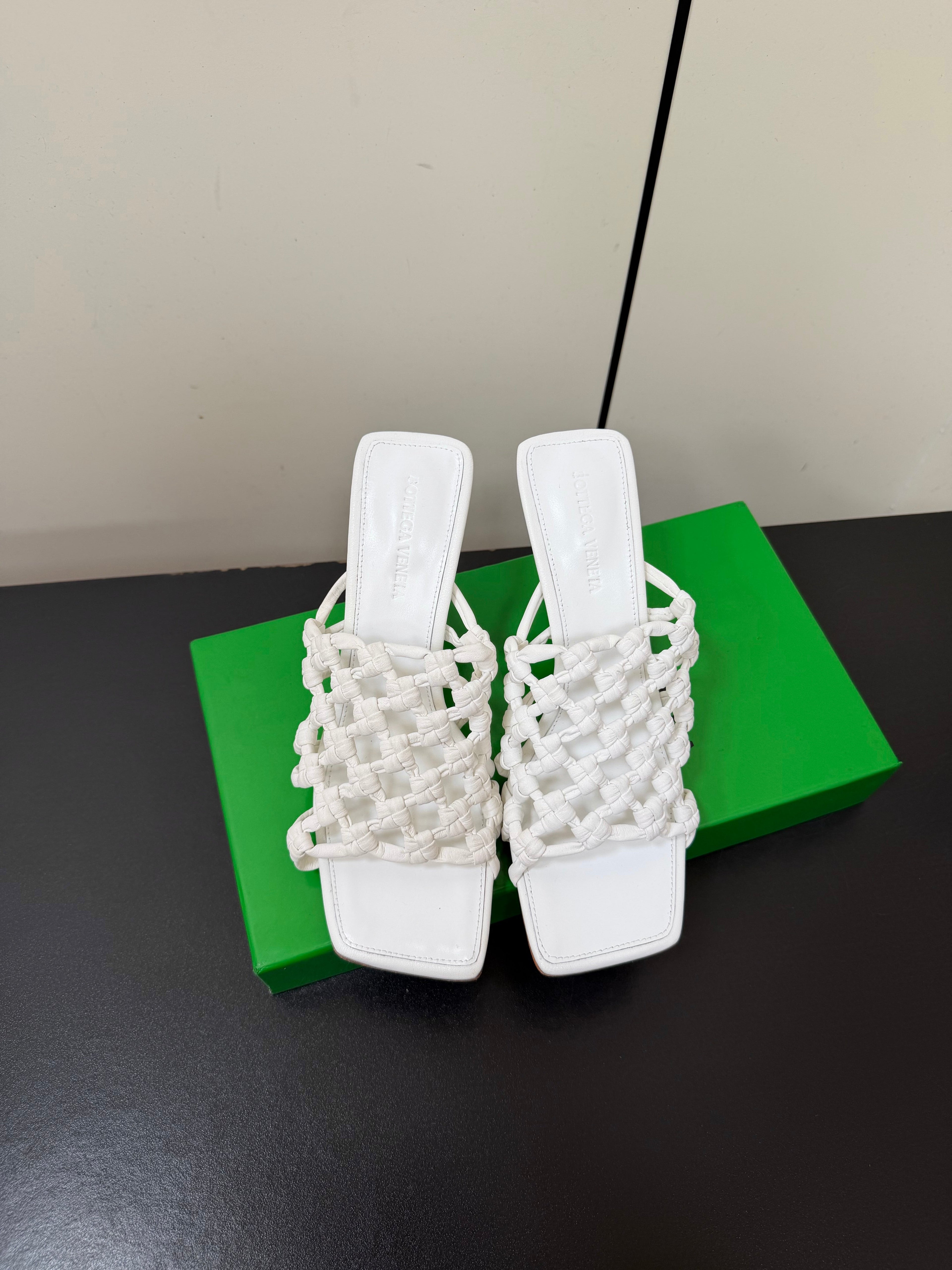 BOTTEGA VENETA 26S WOVEN STRAP HIGH-HEEL SANDALS 85 MM IN WHITE LAMBSKIN
