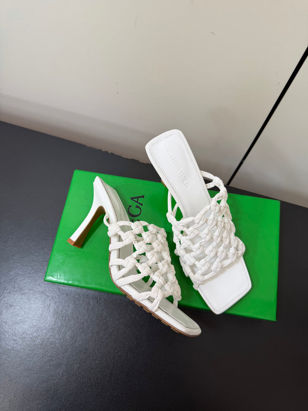 BOTTEGA VENETA 26S WOVEN STRAP HIGH-HEEL SANDALS 85 MM IN WHITE LAMBSKIN