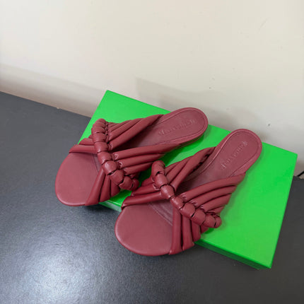 BOTTEGA VENETA 26S BRAIDED STRAP SANDALS IN RED LAMBSKIN
