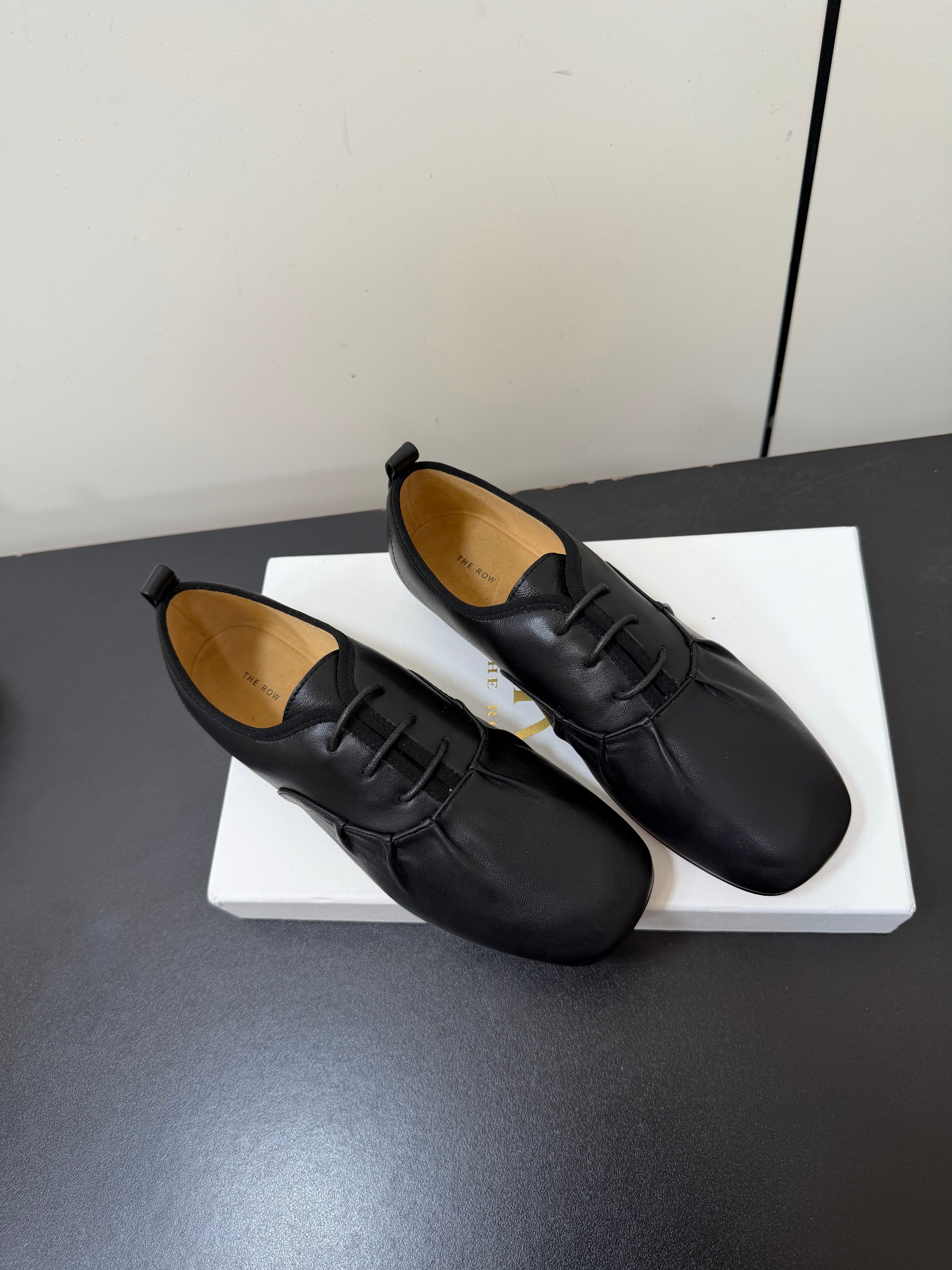 THE ROW 26S LACE UP DERBY FLATS IN BLACK CALFSKIN  WITH SQUARE TOE
