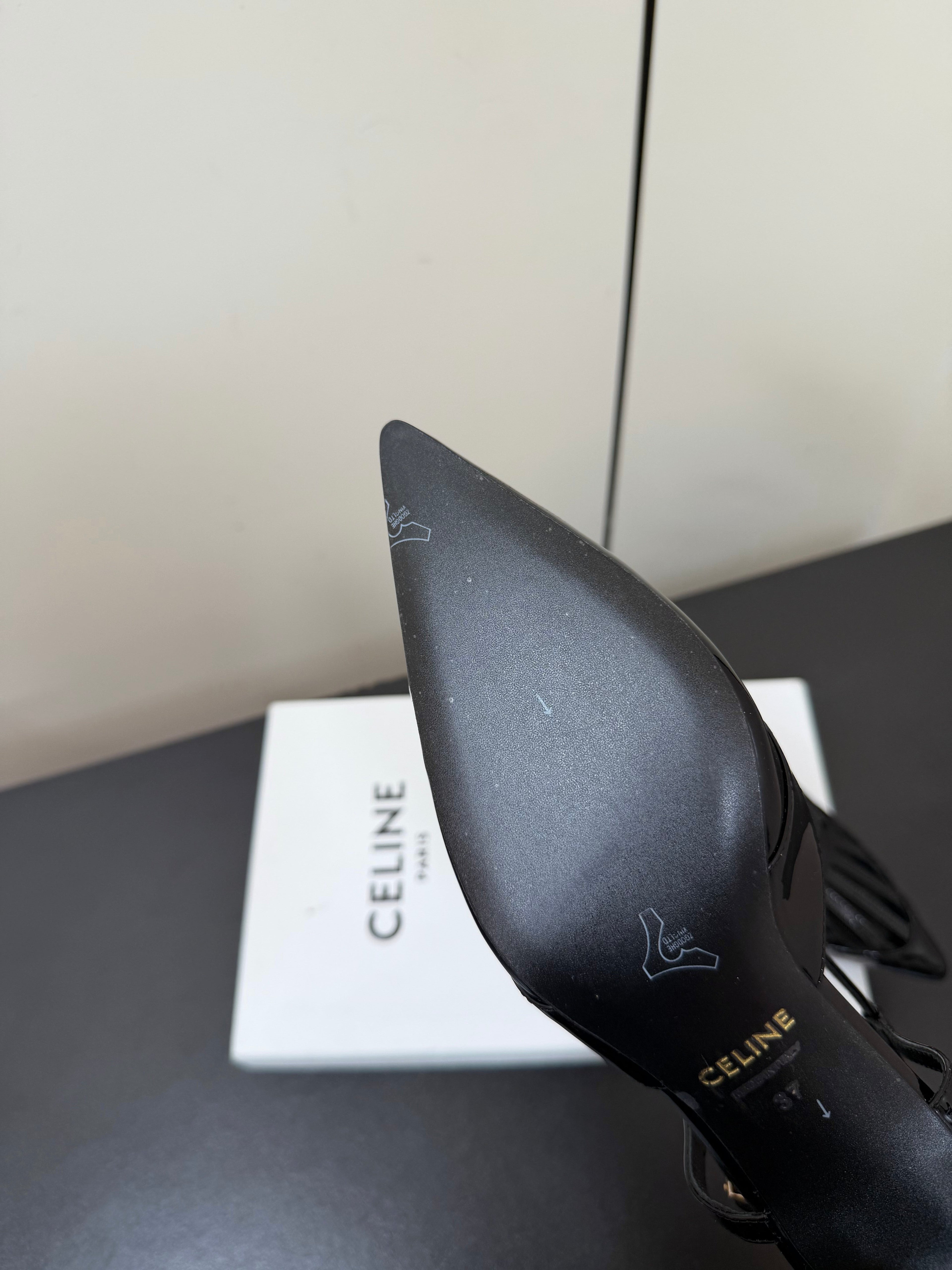 CELINE 26S TRIOMPHE T-STRAP SLINGBACK PUMPS IN BLACK PATENT CALFSKIN