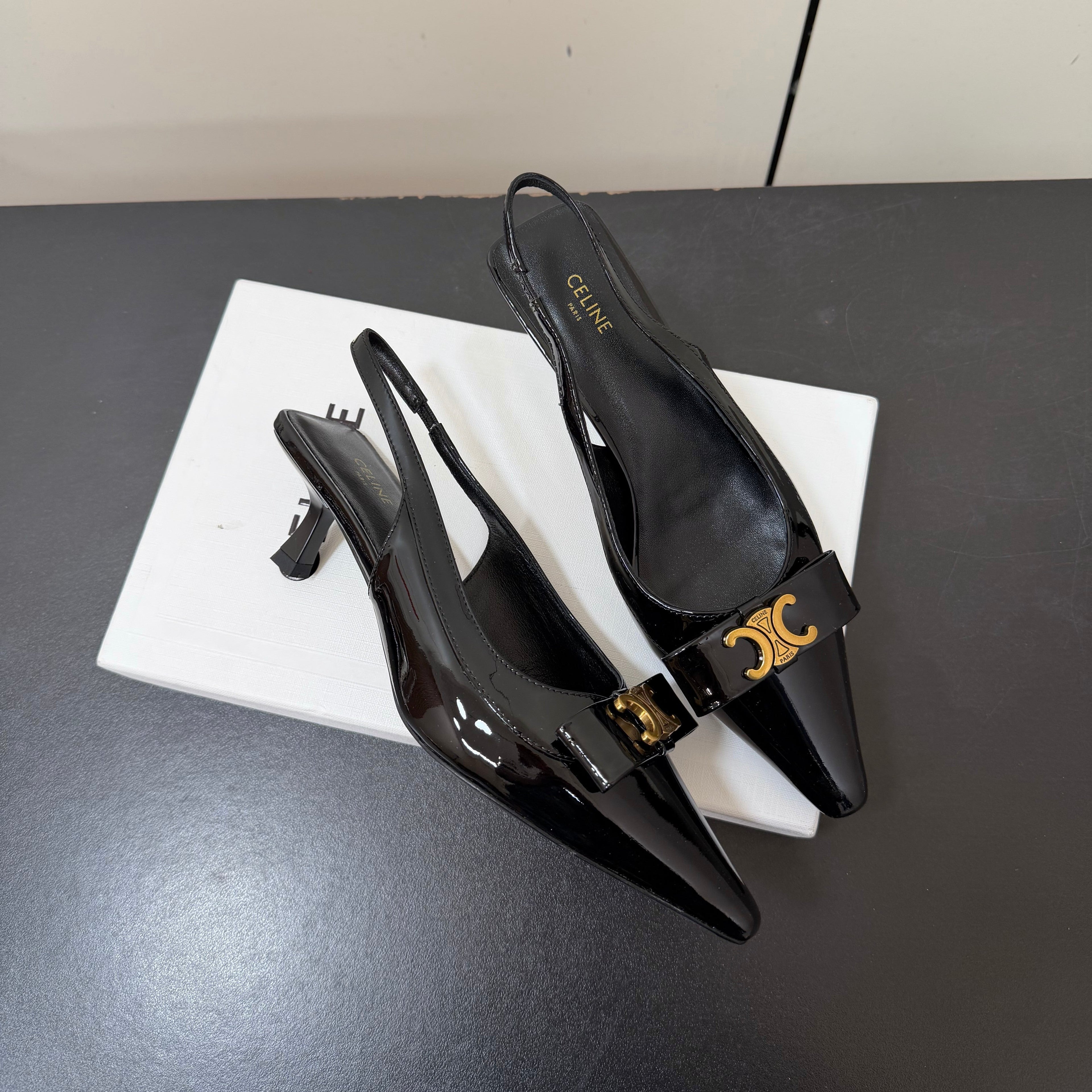 CELINE 26S TRIOMPHE SLINGBACK PUMPS IN BLACK PATENT CALFSKIN GOLD HARDWARE