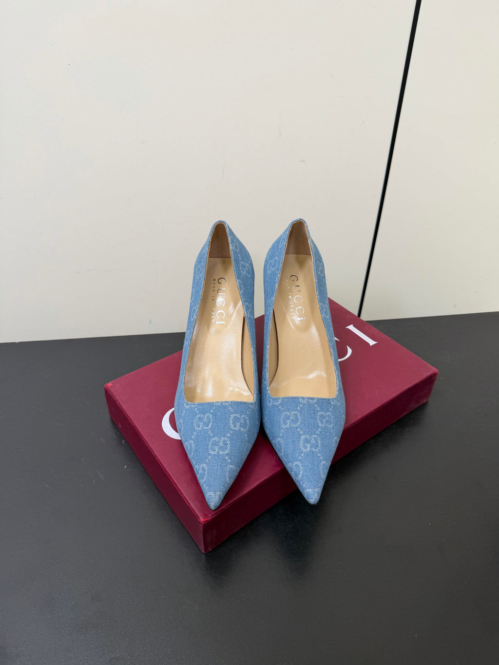 GUCCI 26S POINTED TOE PUMPS 85MM IN LIGHT BLUE DENIM GG MONOGRAM
