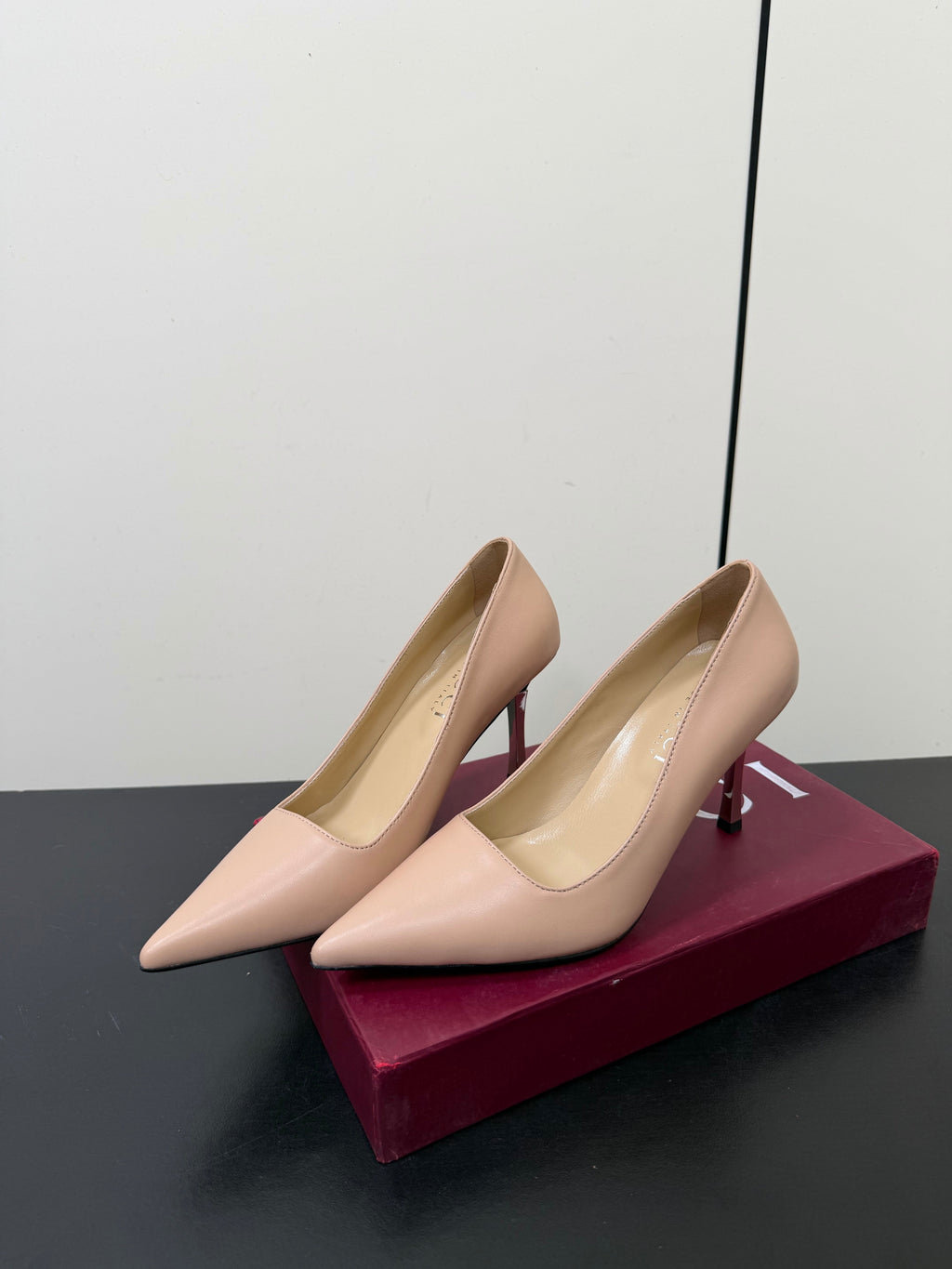 GUCCI 26S POINTED TOE PUMPS 85MM IN NUDE BEIGE CALFSKIN