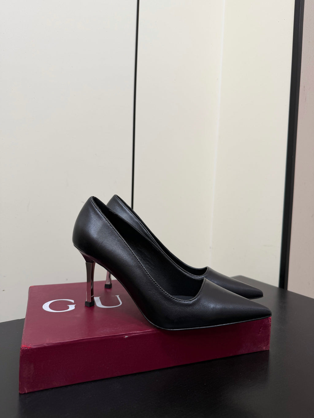 GUCCI 26S POINTED TOE PUMPS 85MM IN BLACK CALFSKIN