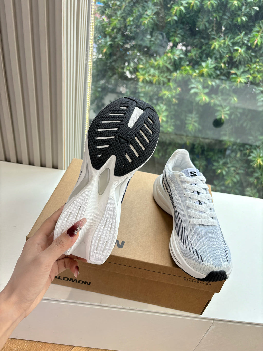 ALO 25S SALOMON SPECTUR SNEAKER IN BLACK AND WHITE MESH FABRIC