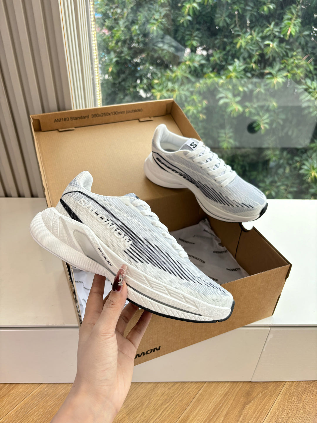 ALO 25S SALOMON SPECTUR SNEAKER IN BLACK AND WHITE MESH FABRIC