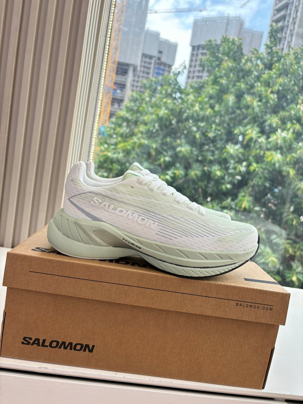 ALO 25S SALOMON SPECTUR SNEAKER IN LIGHT GREEN AND WHITE MESH FABRIC