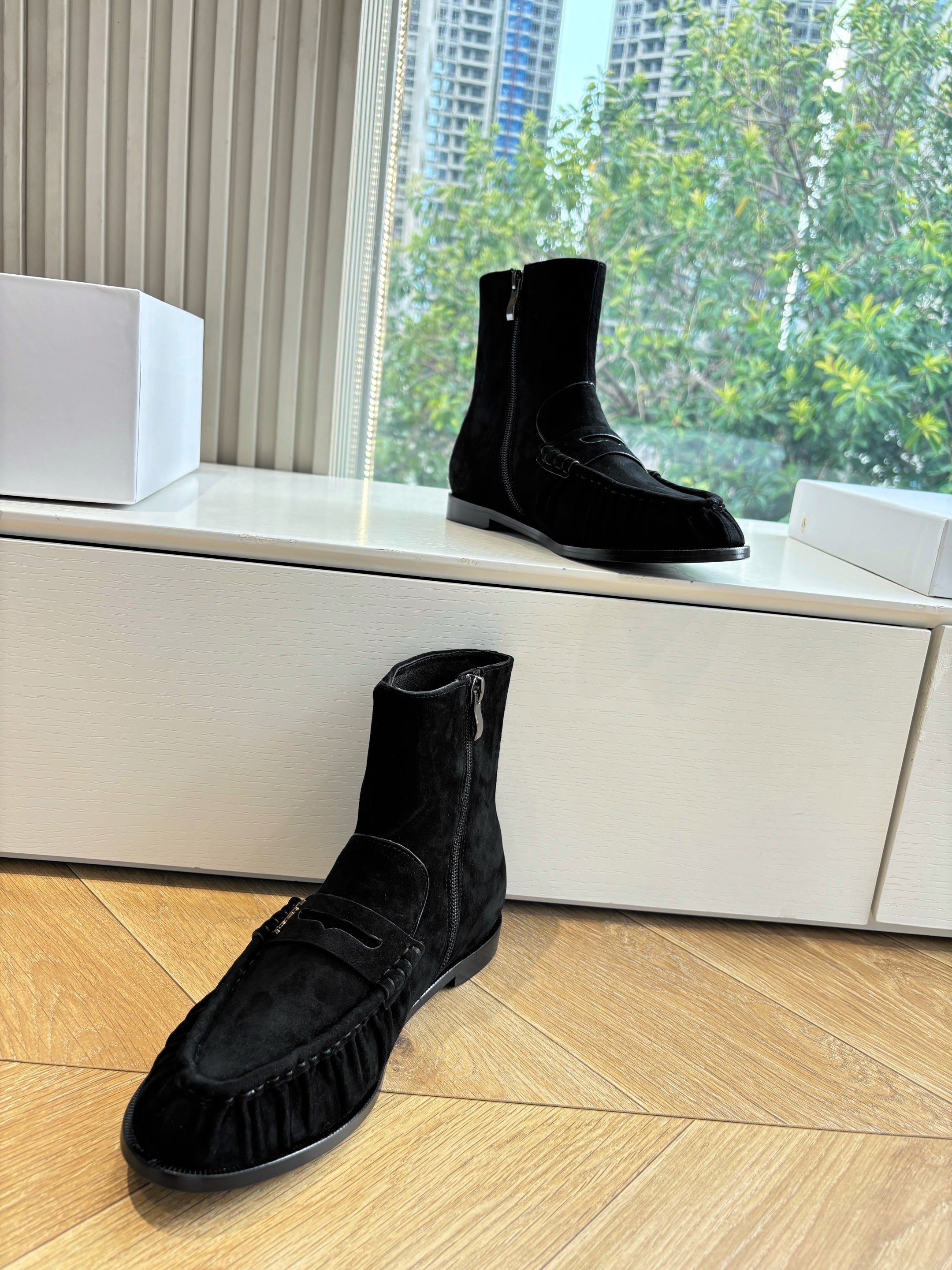 YSL 25S ANKLE FLAT BOOTS IN BLACK SUEDE WITH SIDE ZIPPER
