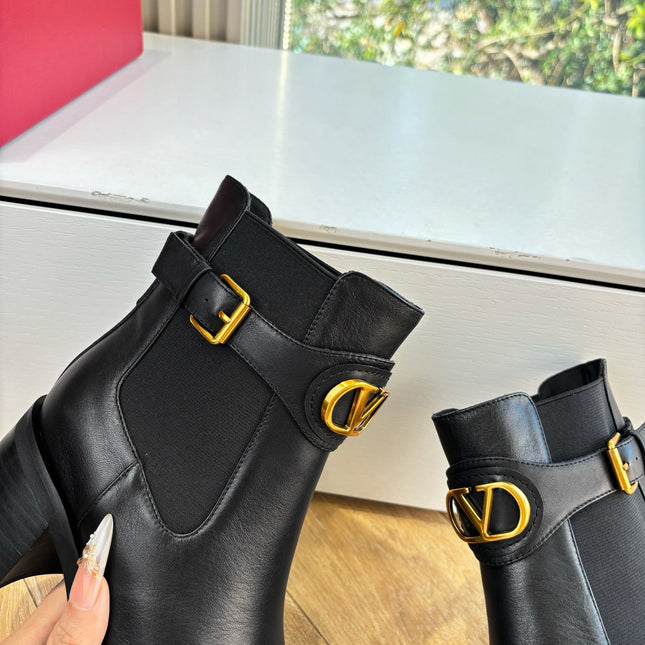 VALENTINO 25S SIGNATURE LOGO BOOTS 60 MM IN BLACK CALFSKIN WITH GOLD HARDWARE