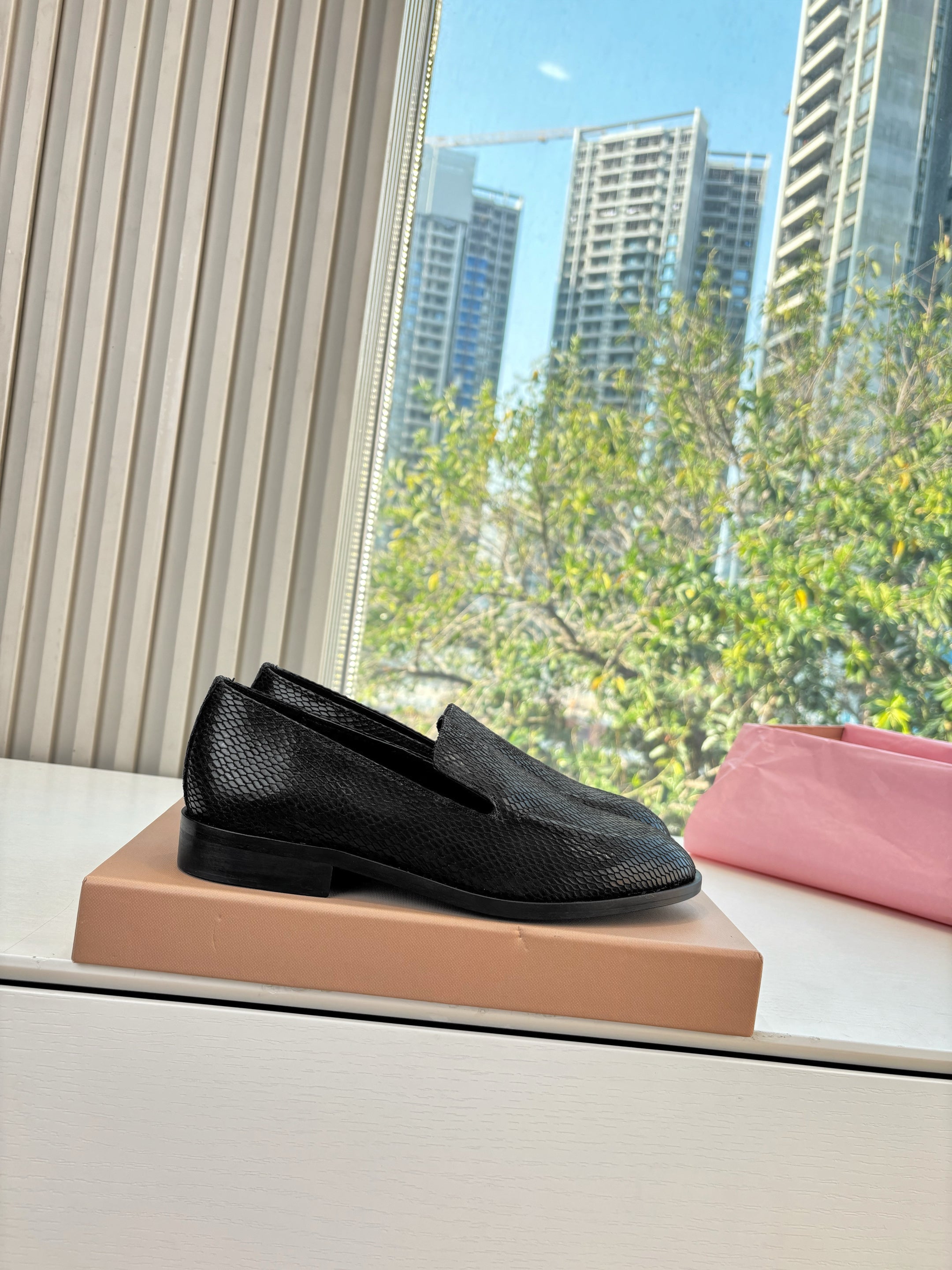 MIUMIU 26S LOAFERS IN BLACK SNAKE EMBOSSED CALFSKIN
