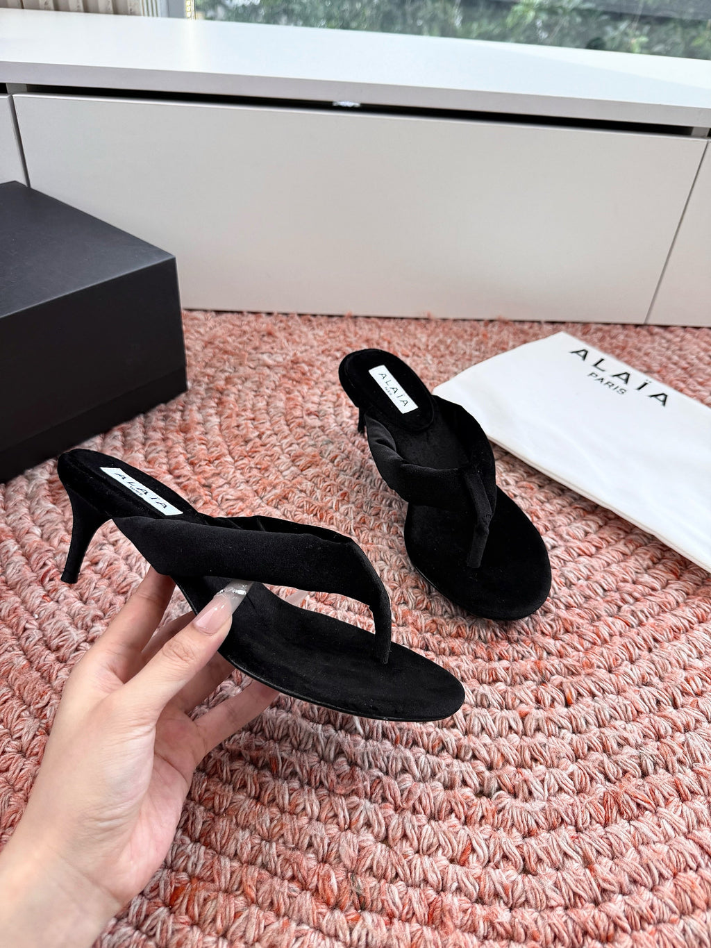 ALAIA 26S HEELED THONG SANDALS IN BLACK VELVET
