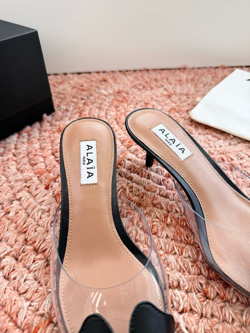 ALAIA 26S MULE HEELS IN BLACK LAMBSKIN AND TRANSPARENT PVC