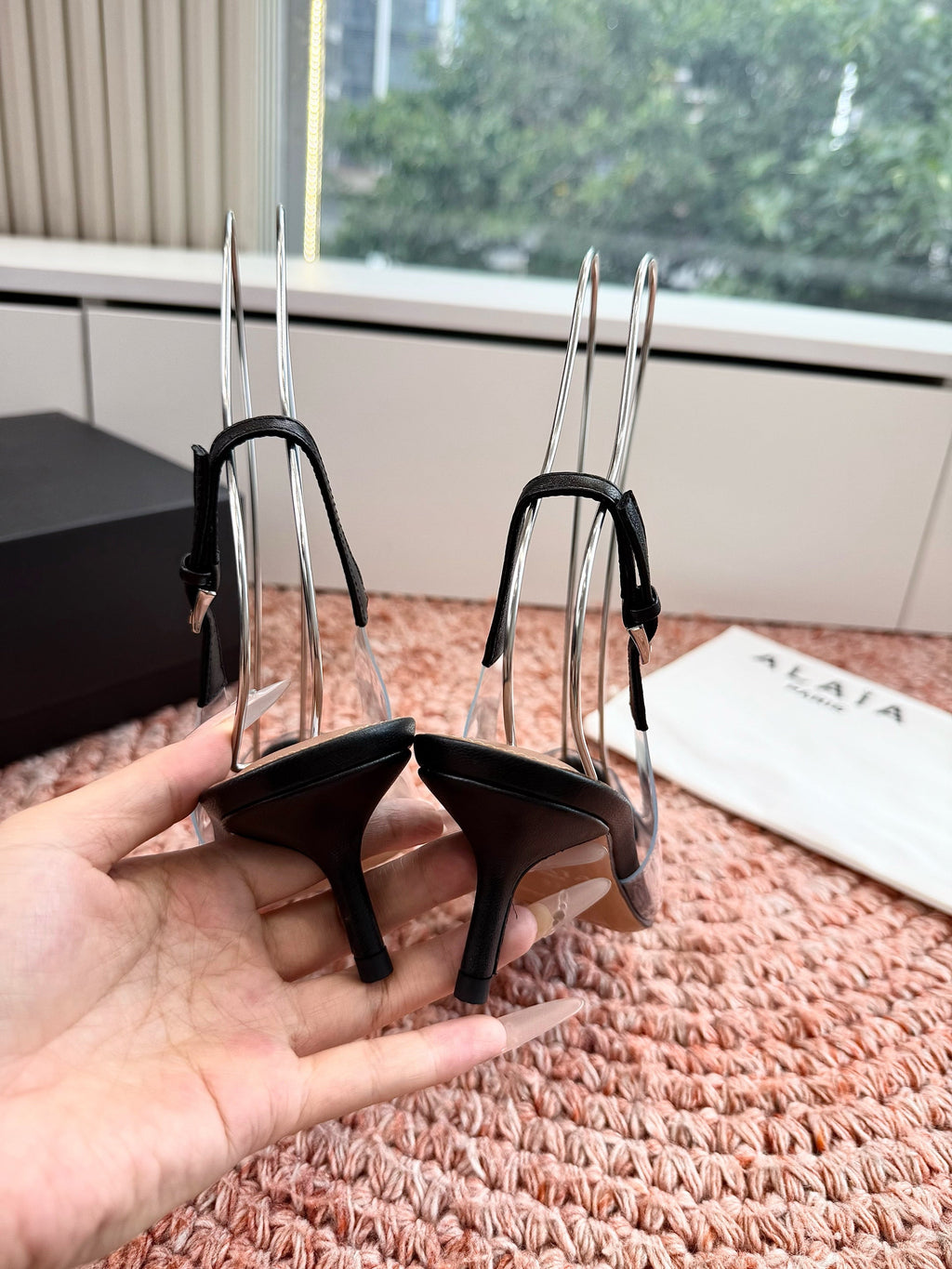 ALAIA 26S POINTED-TOE SLINGBACK HEELS IN BLACK LAMBSKIN AND TRANSPARENT PVC