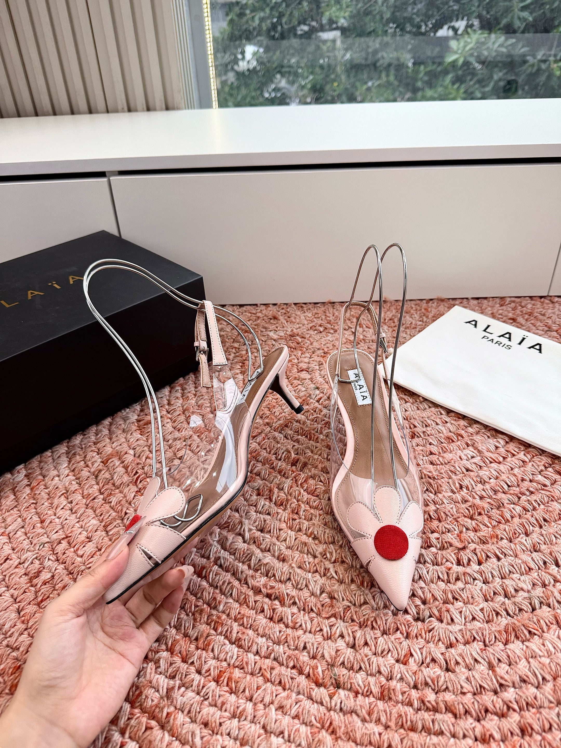 ALAIA 26S POINTED-TOE SLINGBACK HEELS IN NUDE PINK LAMBSKIN AND TRANSPARENT PVC
