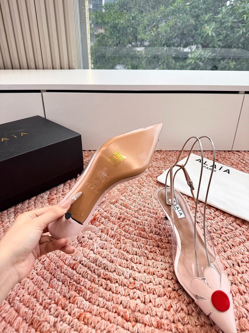 ALAIA 26S POINTED-TOE SLINGBACK HEELS IN NUDE PINK LAMBSKIN AND TRANSPARENT PVC