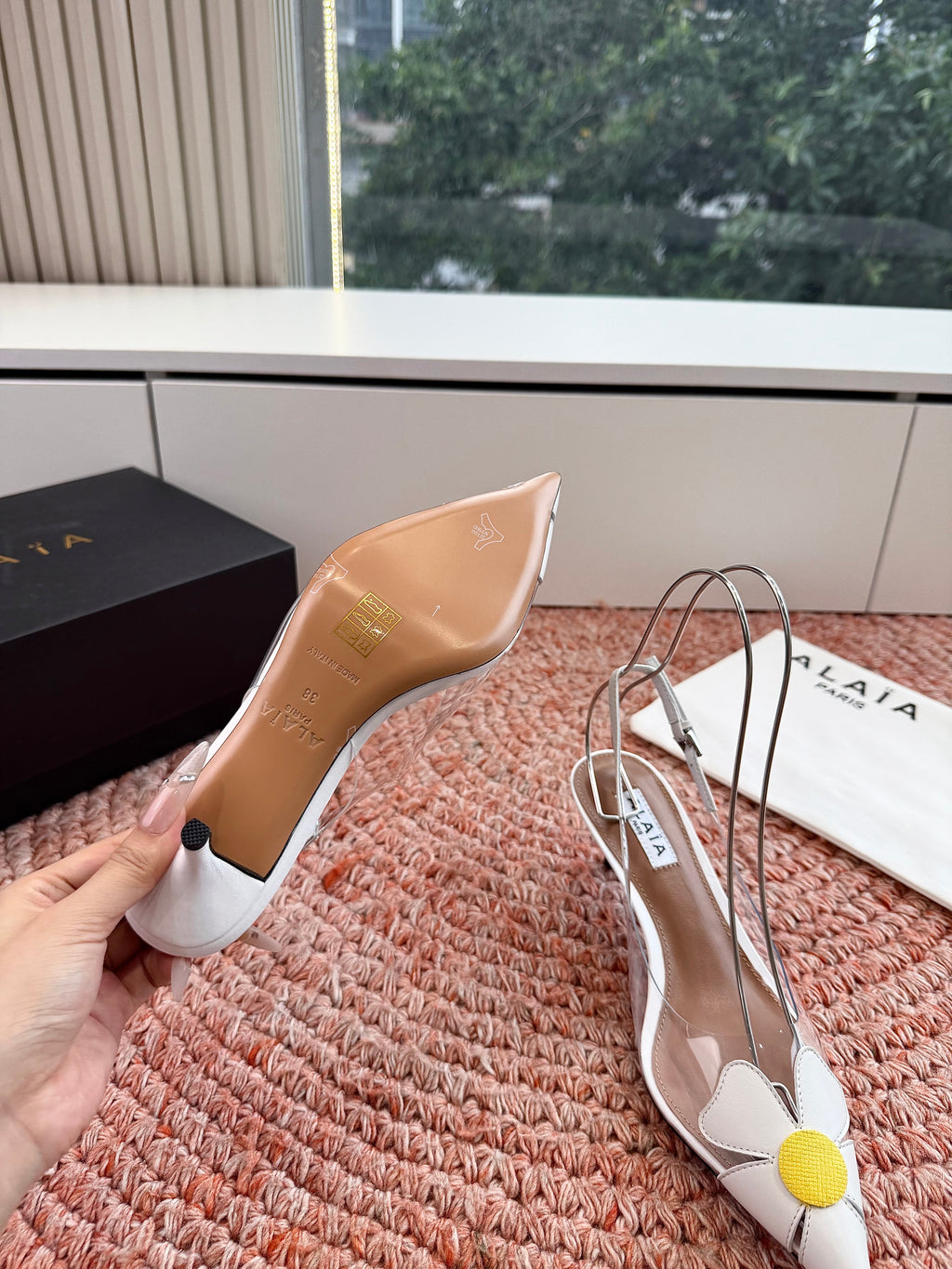 ALAIA 26S SLINGBACK HEELS IN WHITE LAMBSKIN AND TRANSPARENT PVC