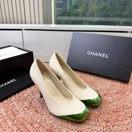 CHANEL 26S SQUARE TOE HIGH HEELS IN WHITE LAMBSKIN WITH GREEN TOE