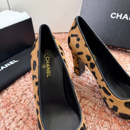 CHANEL 26S HIGH HEELS IN BROWN PONY HAIR WITH LEOPARD-PRINT