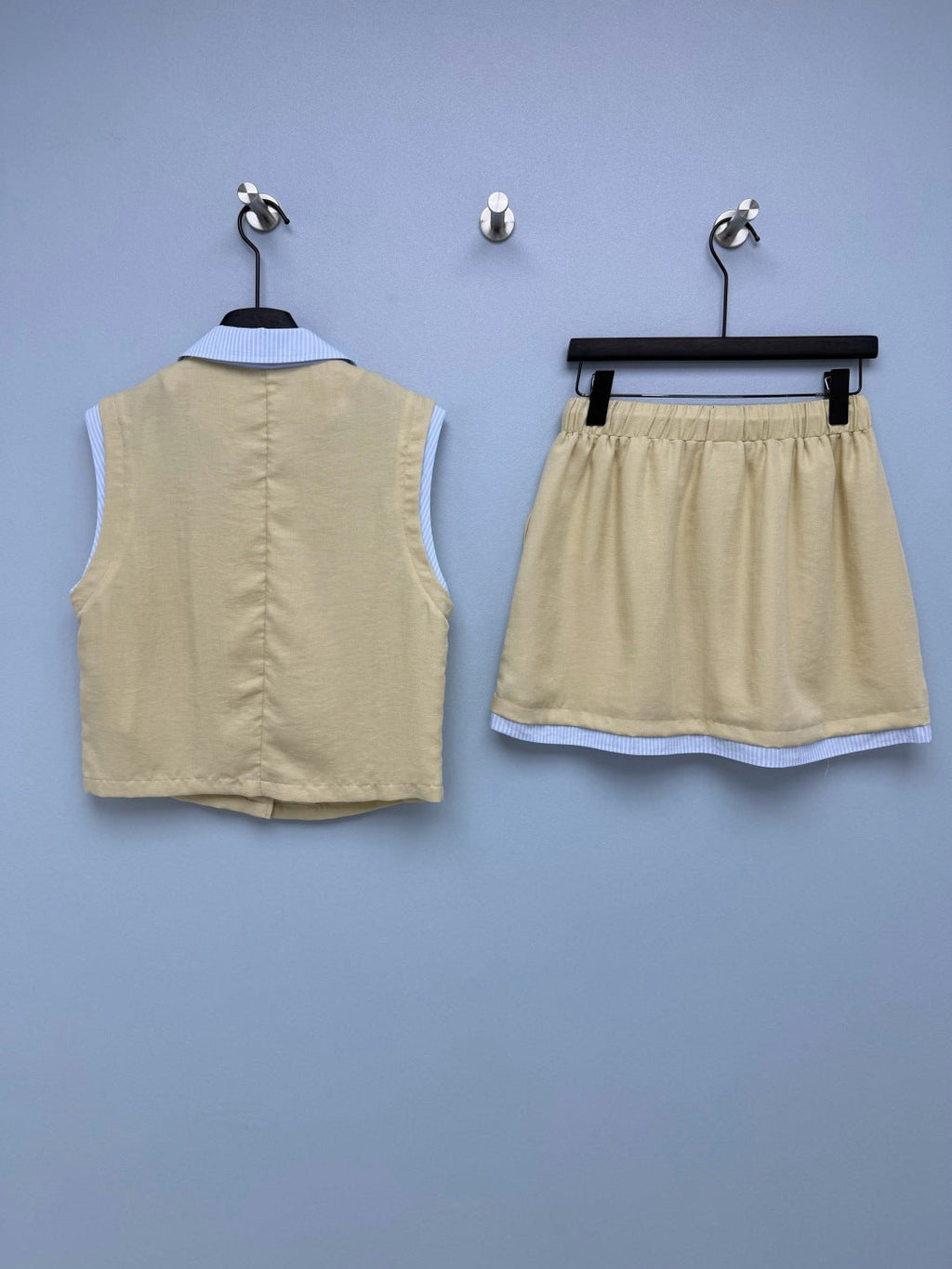 MIUMIU 26S TOP AND SKIRT SET STYLE 1084