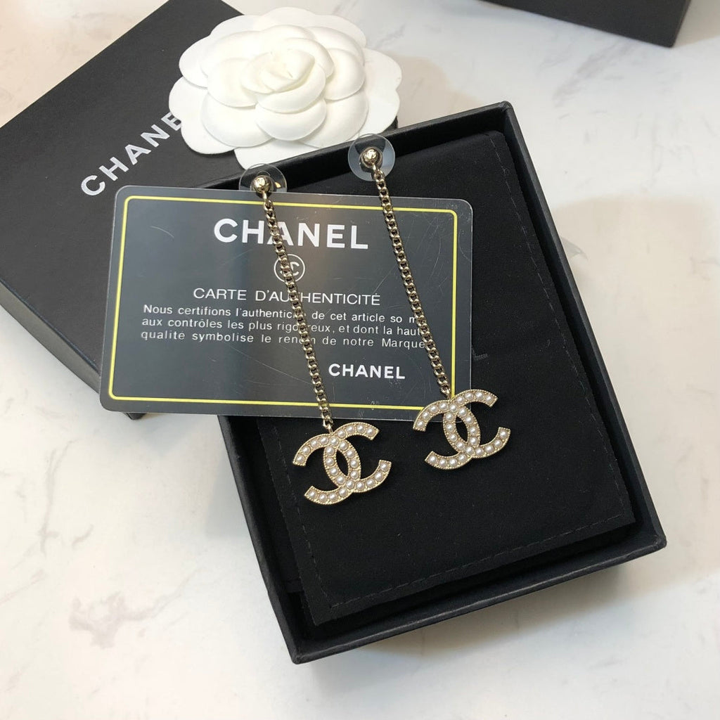 CHANEL 26S DOUBLE C LOGO PEARL PAVE DROP CHAIN EARRINGS IN GOLD METAL 631010