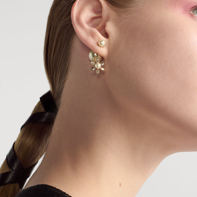 CD 26S PEARL FLORAL DROP EARRINGS GOLD TONE METAL 645545