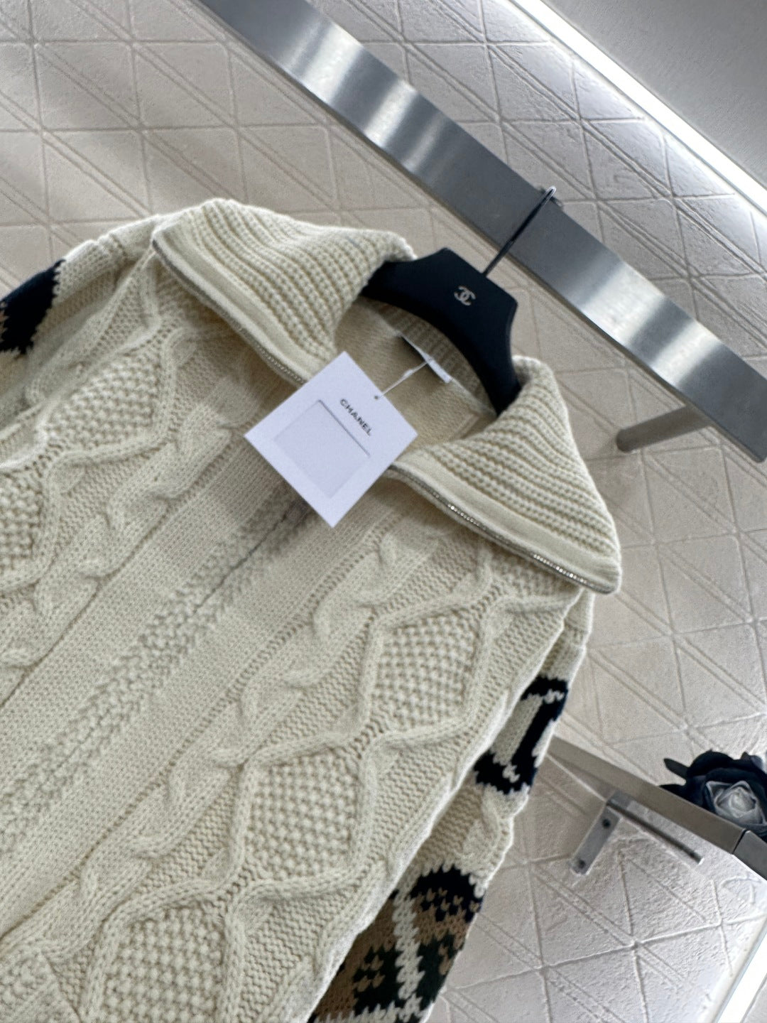 CHANEL 25S ZIPPERED CARDIGAN STYLE 115