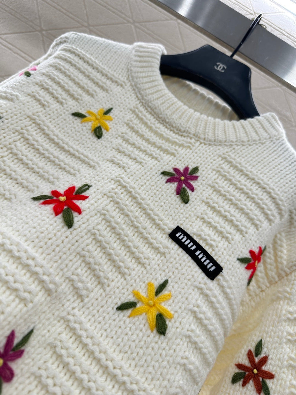 MIUMIU SWEATER STYLE 821