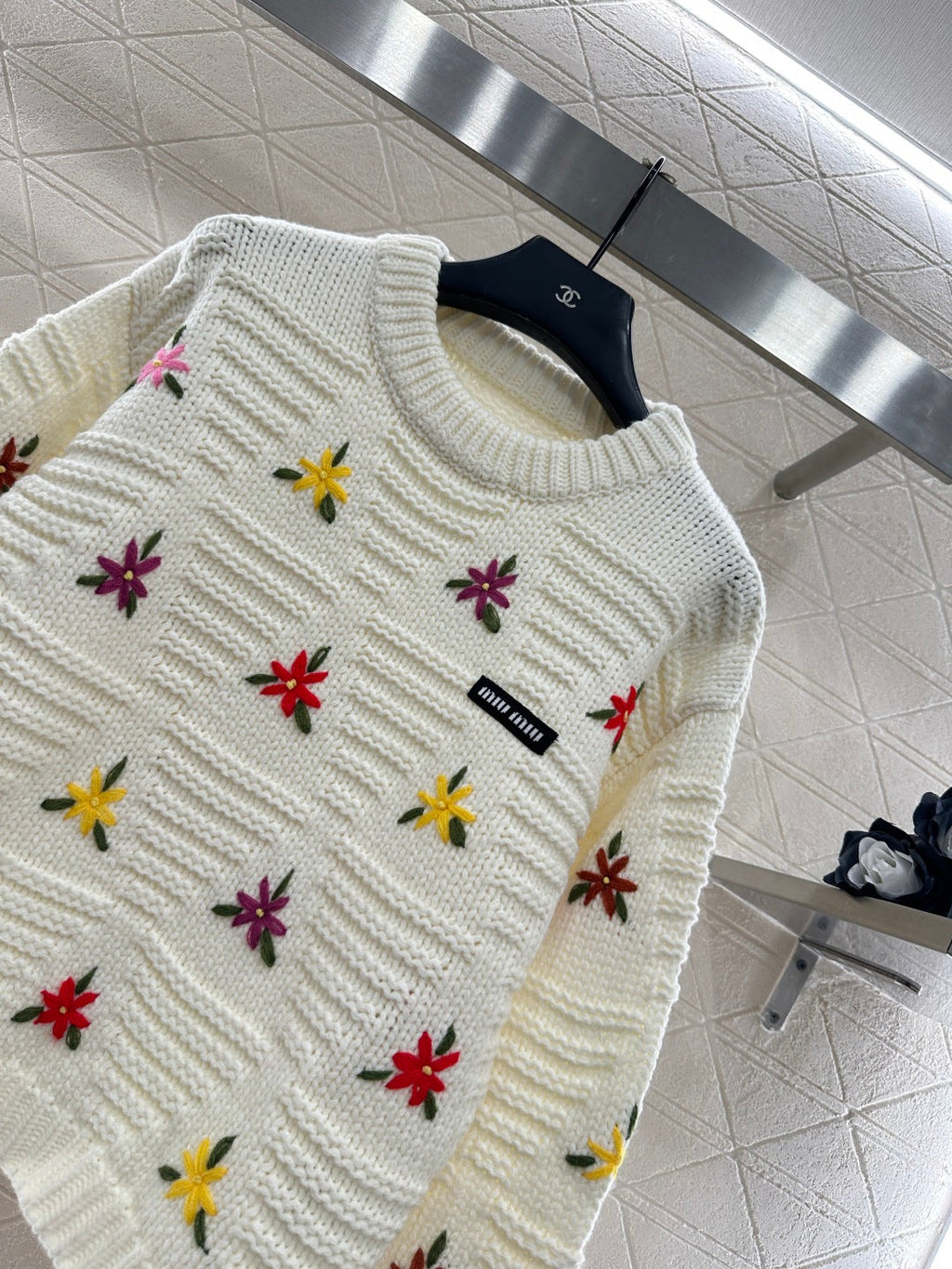 MIUMIU SWEATER STYLE 821