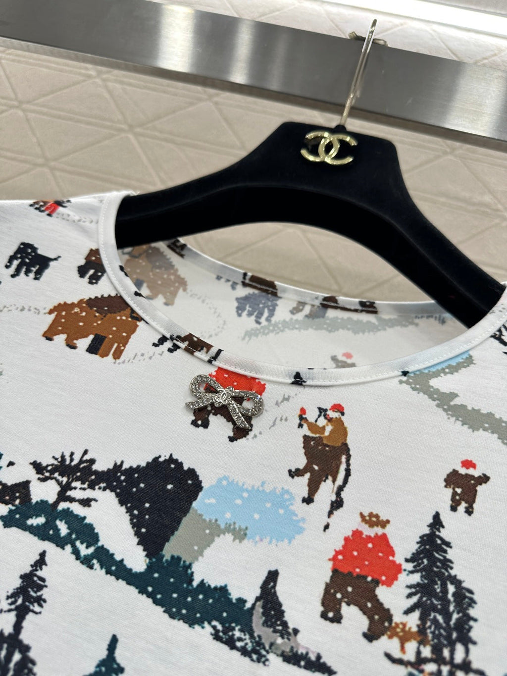 CHANEL 25S PRINTED ROUND-NECK T-SHIRT 605