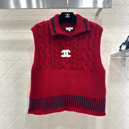 CHANEL 26S SLEEVELESS COLLARED KNITTED BLAZER 697