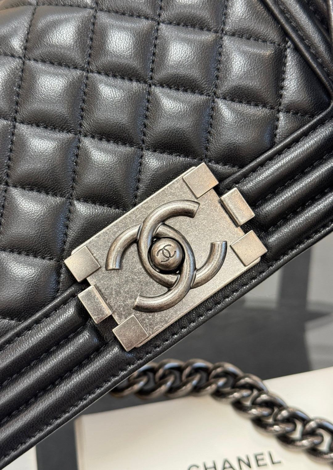 SMALL BOY BAG 20 IN BLACK CALFSKIN SILVER HARDWARE