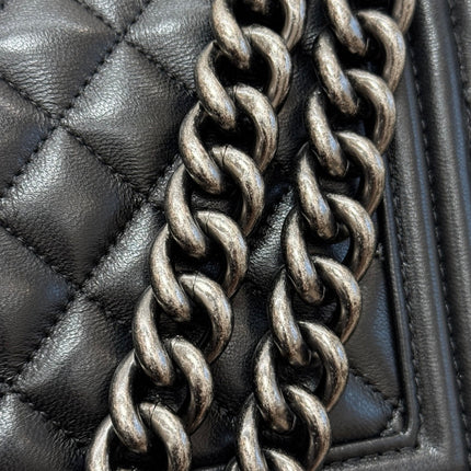SMALL BOY BAG 20 IN BLACK CALFSKIN SILVER HARDWARE