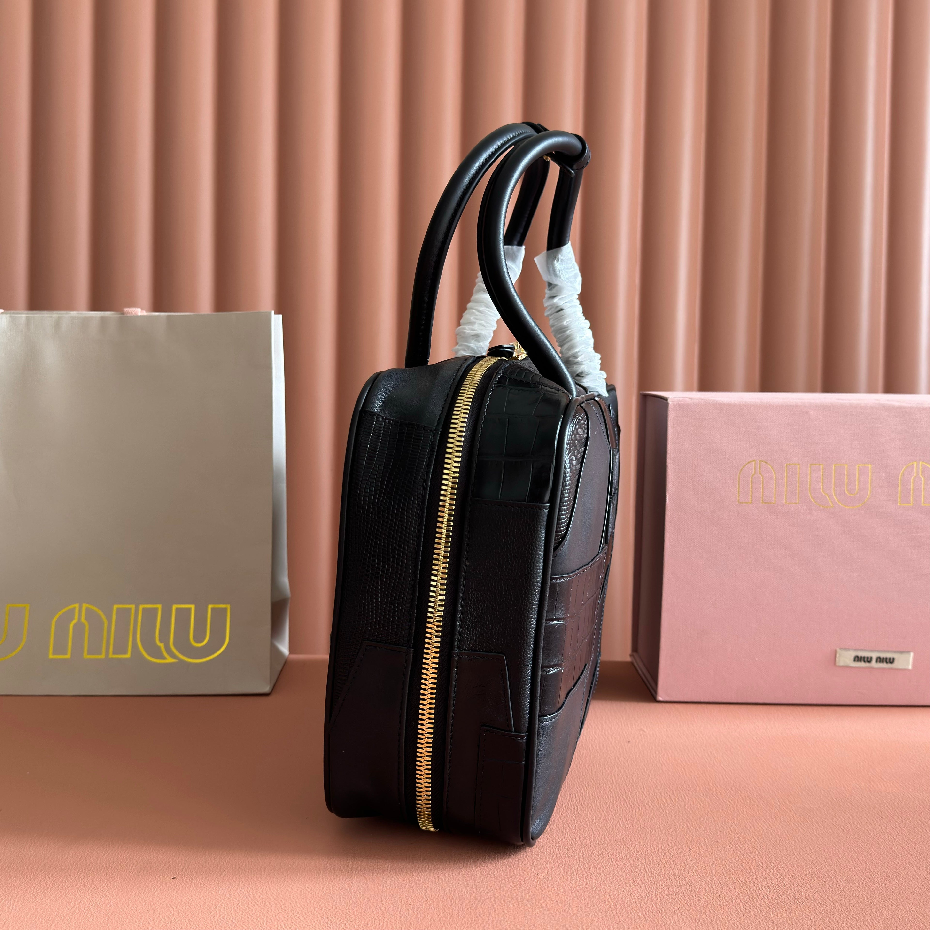 MIUMIU 26S HANDBAG 34 IN BLACK CALFSKIN